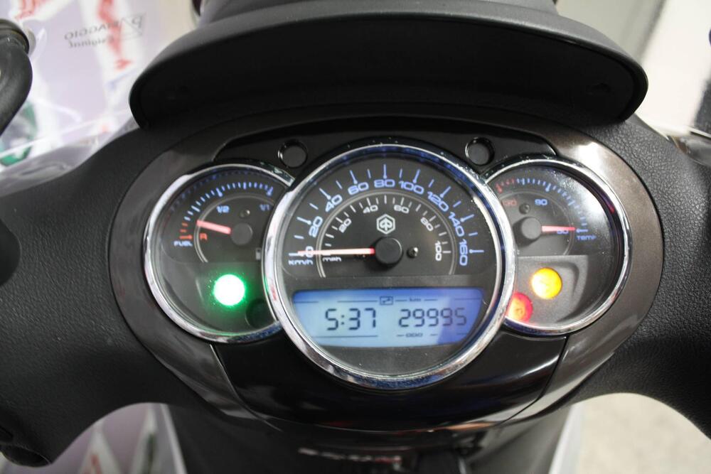 Piaggio Beverly 300 i.e. (2010 - 16) (2)