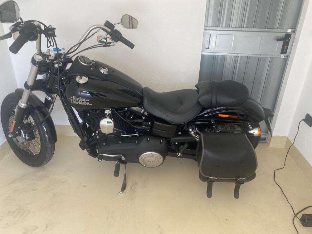 Harley-Davidson 1690 Street Bob (2017) - FXDB (2)