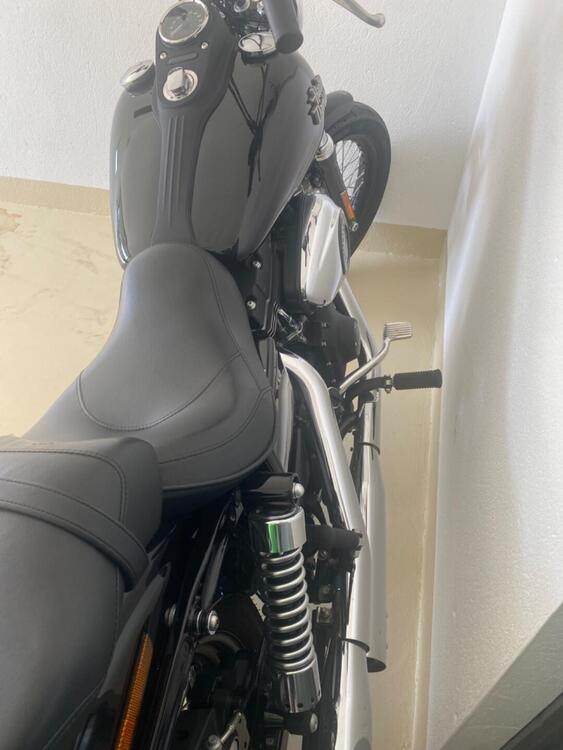 Harley-Davidson 1690 Street Bob (2017) - FXDB (3)