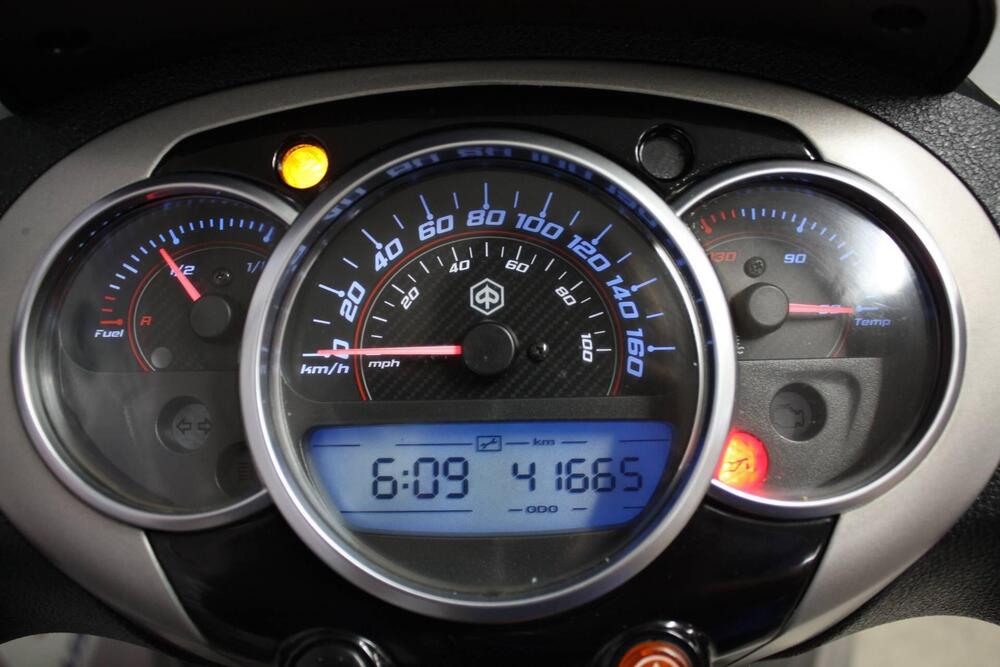 Piaggio Beverly 300 i.e. (2010 - 16) (2)