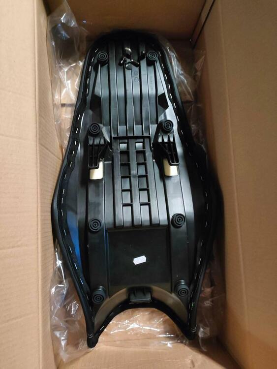 SELLA ORIGINALE YAMAHA TRACER 7 2020>2024 COD.B4TF (5)