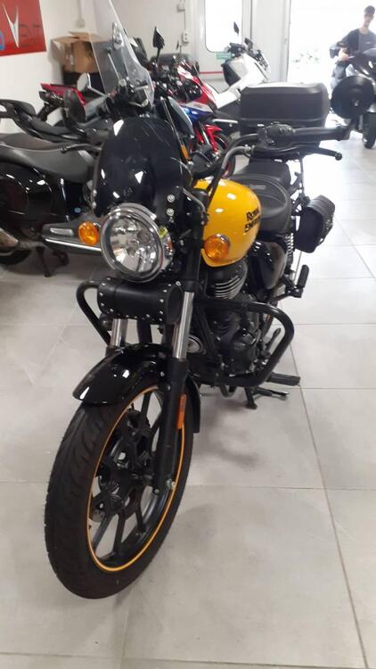 Royal Enfield Meteor 350 Fireball (2021 - 25)