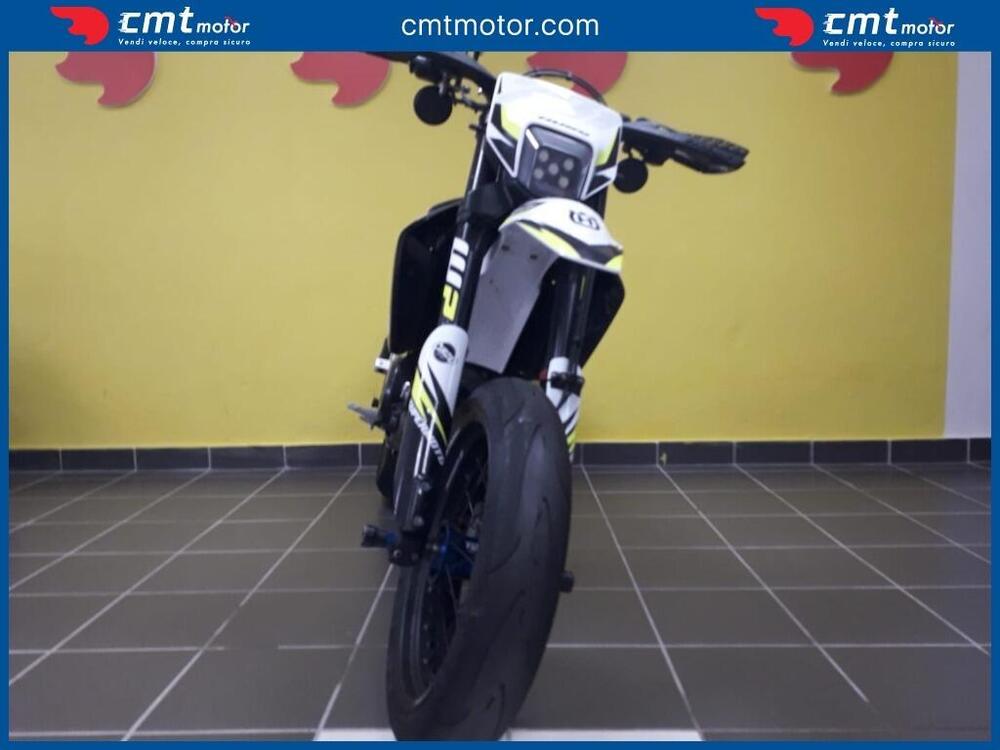 Husqvarna 701 Supermoto (2021) (2)