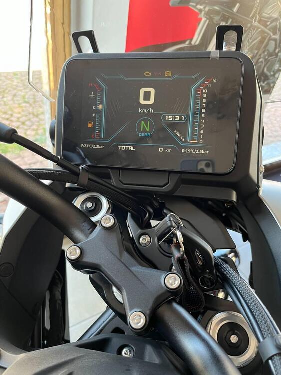 QJ Motor SRT 700 SX (2025) (2)