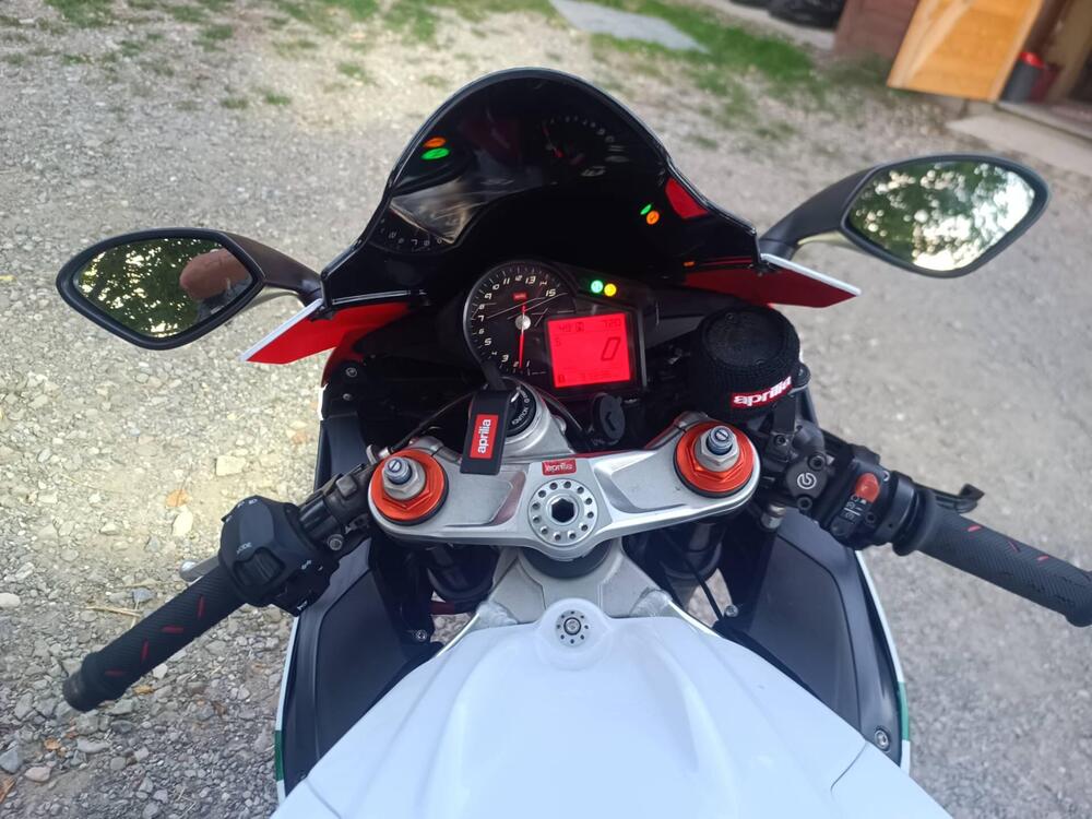 Aprilia RSV4 R (2009 - 12) (3)