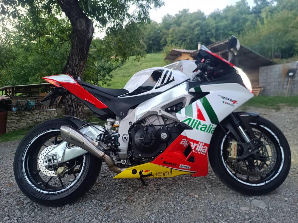 Aprilia RSV4 R (2009 - 12) (5)