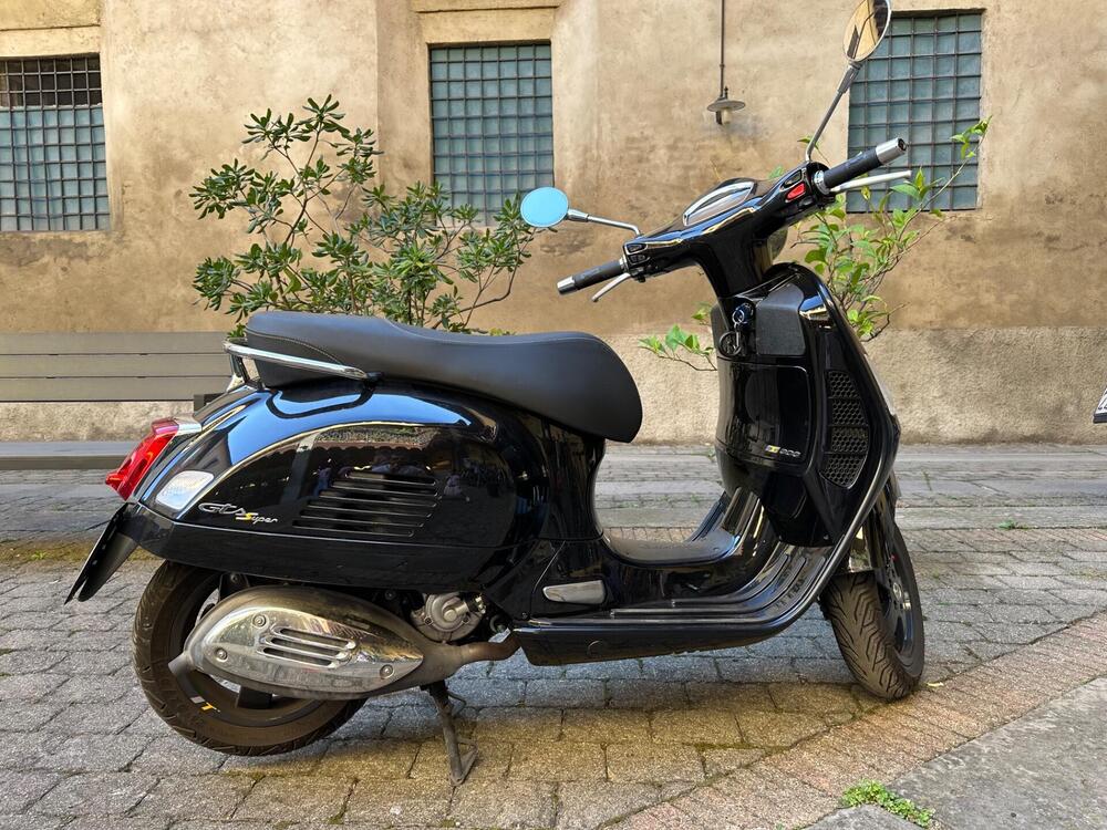 Vespa GTS 300 Hpe Super Tech (2019)