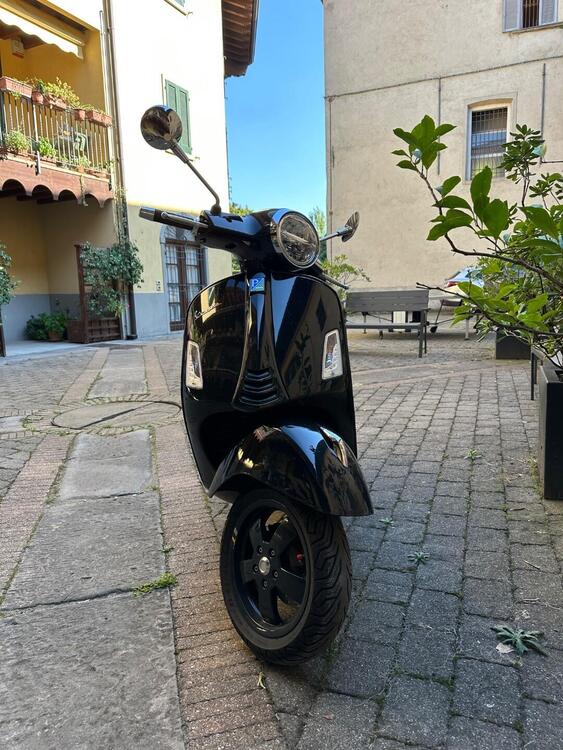 Vespa GTS 300 Hpe Super Tech (2019) (3)