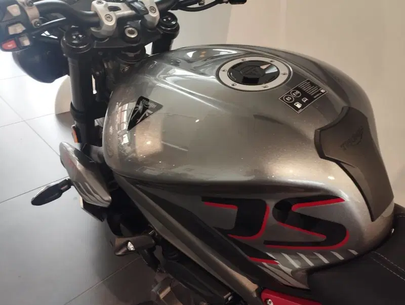 Triumph Street Triple RS (2020 - 22) (5)