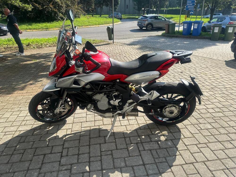 MV Agusta Stradale 800 EAS ABS (2015 - 17) (2)