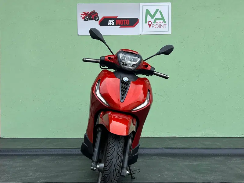 Piaggio Beverly 300 ABS-ASR (2021 - 25) (2)