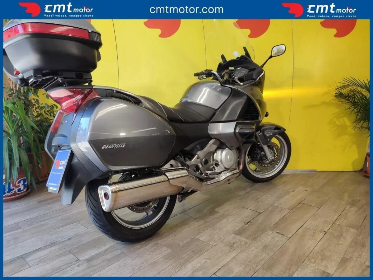 Honda Deauville 700 ABS (4)
