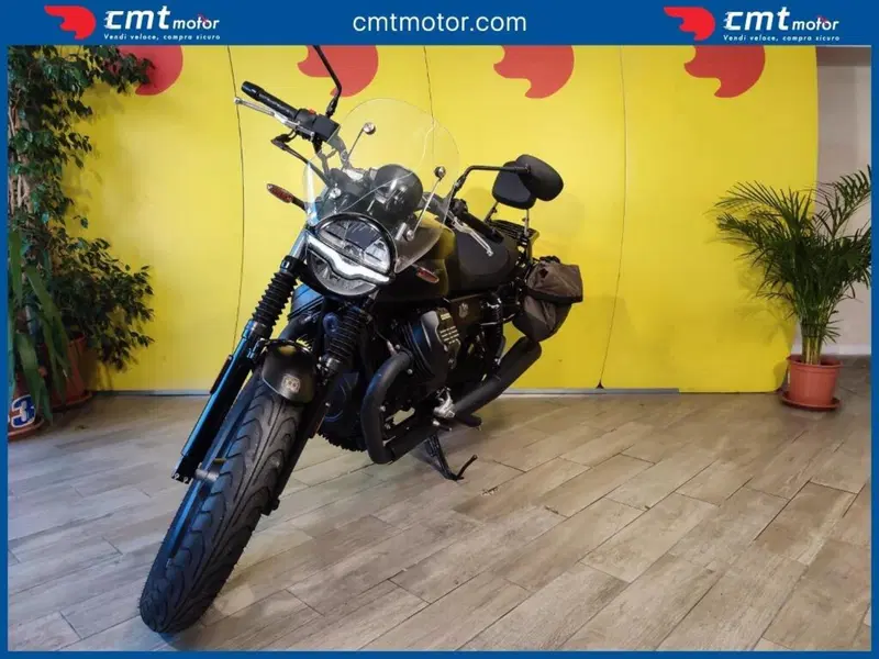 Moto Guzzi V7 Stone (2021 - 24) (2)