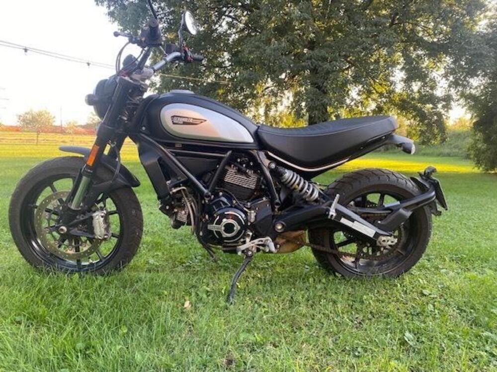 Ducati Scrambler 800 Icon Dark (2021 - 22)