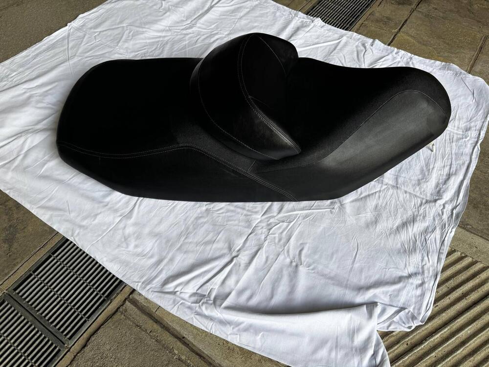 SELLA ORIGINALE SUZUKI BURGMAN 650 EXECUTIVE 2019 (2)