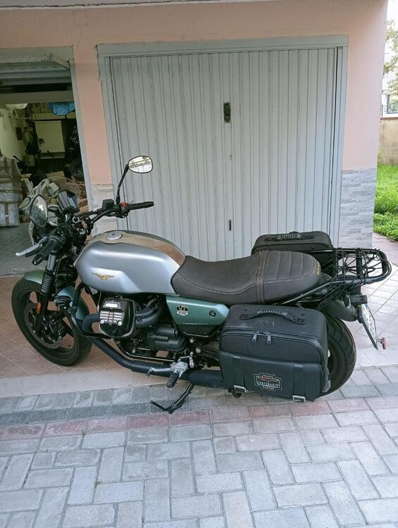 Moto Guzzi V7 850 Stone Special Abs (2021)