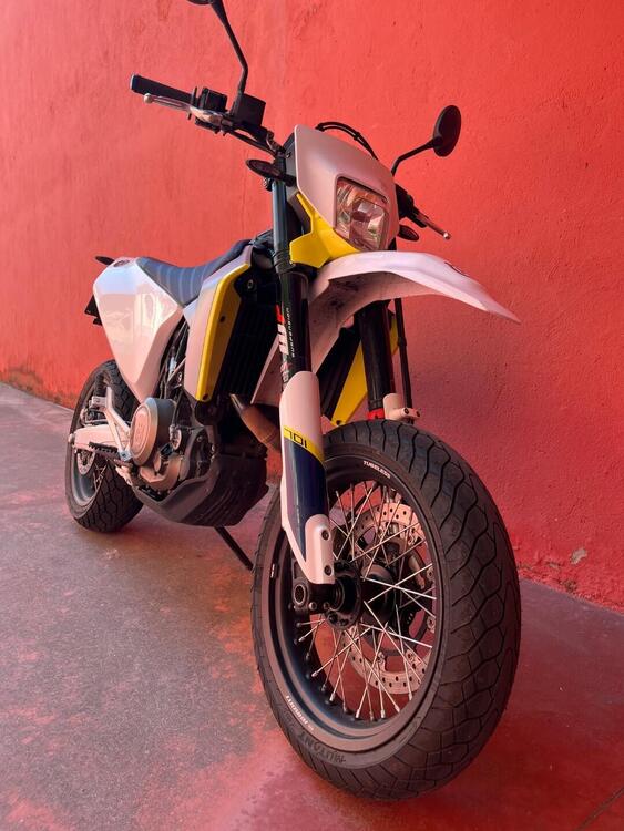 Husqvarna 701 Supermoto (2023 - 25) (5)