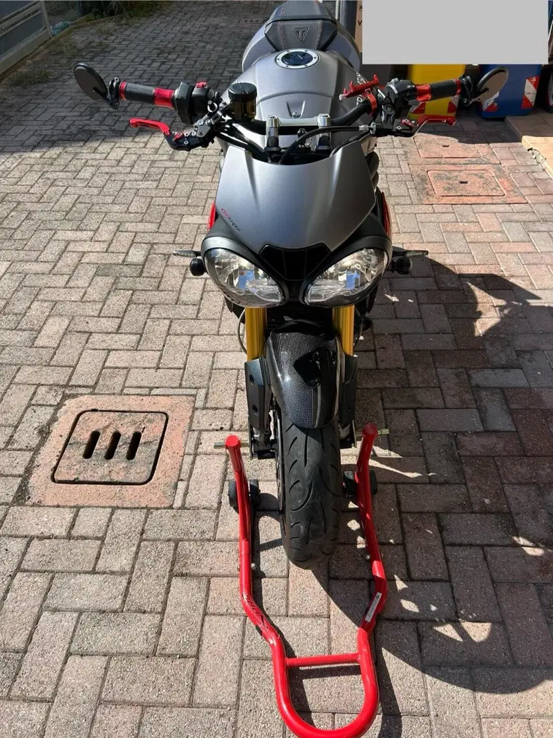 Triumph Speed Triple 1050 R ABS (2016 - 17) (4)