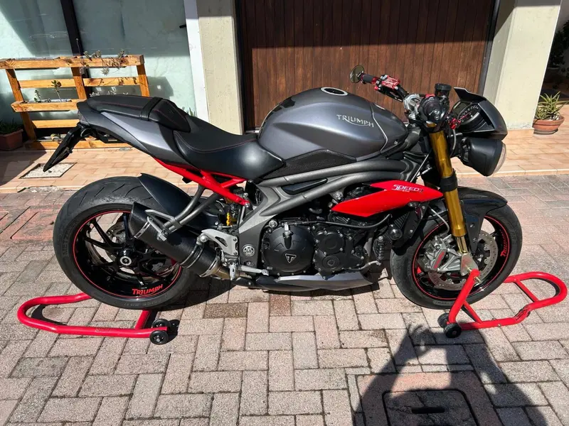 Triumph Speed Triple 1050 R ABS (2016 - 17)