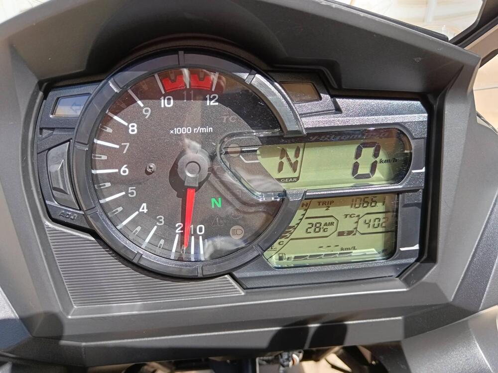 Suzuki V-Strom 650XT (2021 - 25) (2)