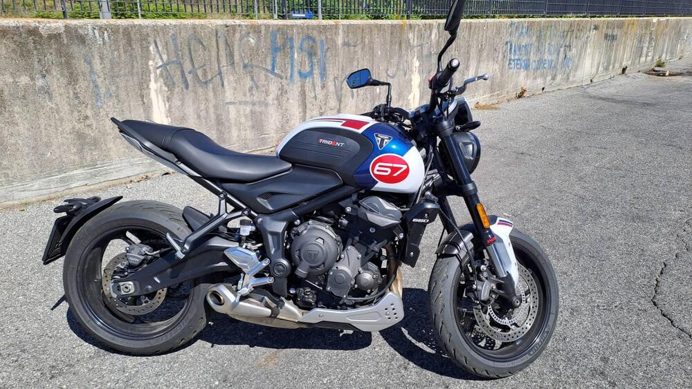 Triumph Trident 660 Triple Tribute Edition (2024) (3)