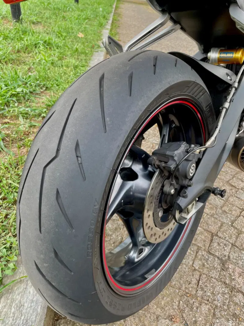 Triumph Street Triple RS (2017 - 19) (9)