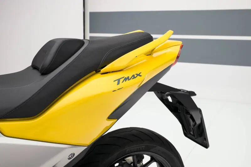 Yamaha T-Max 560 (2022 - 24) (7)
