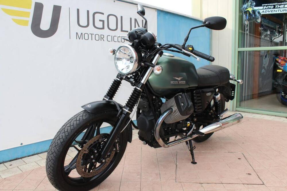 Moto Guzzi V7 Stone (2012 - 15) (3)