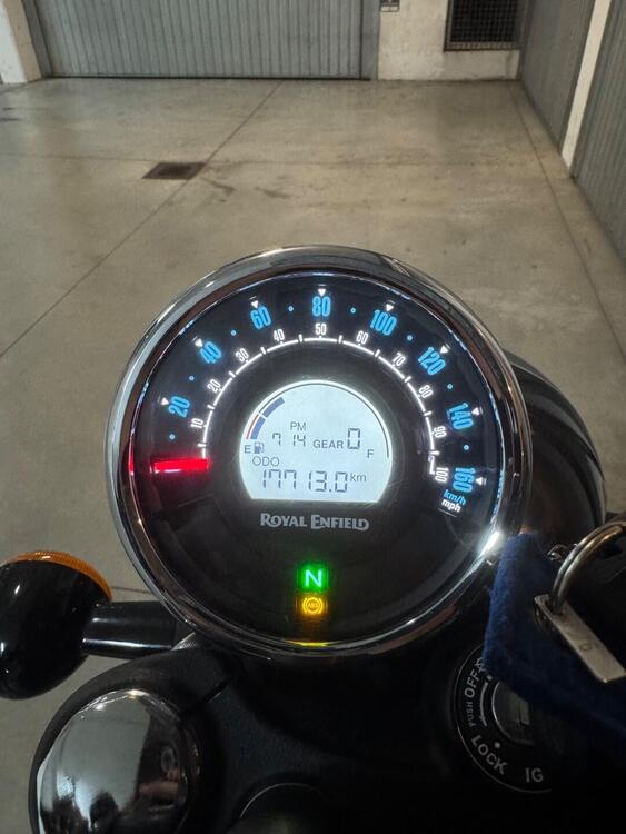 Royal Enfield Meteor 350 Fireball (2021 - 25) (4)