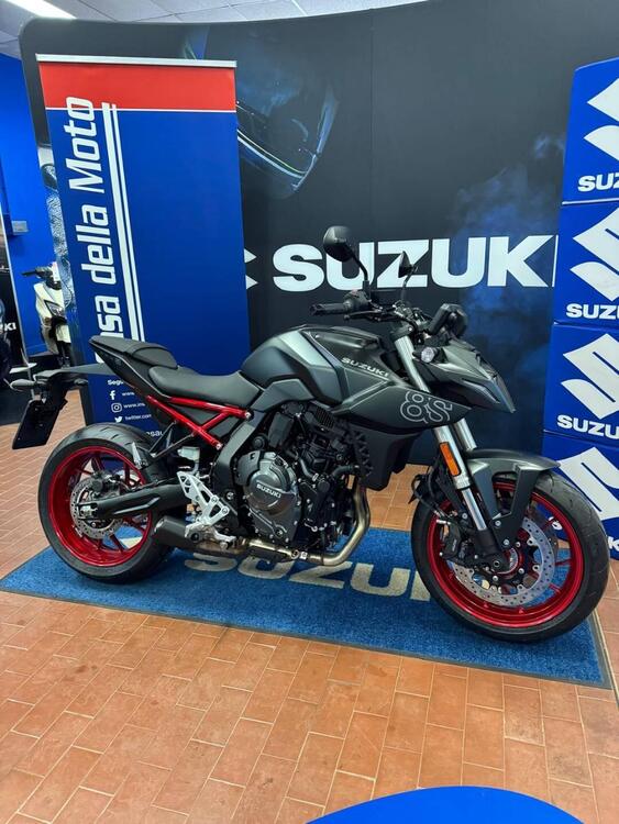 Suzuki GSX-8S (2025)