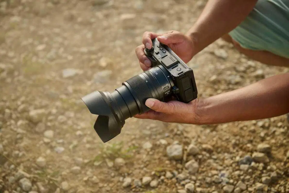 Nikon ZR: compatta e leggera, perfetta da portare in moto! (2)