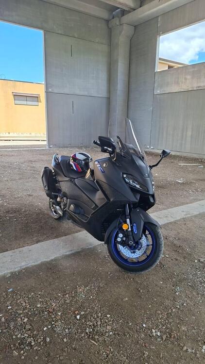 Yamaha T-Max 560 (2022 - 24) (3)