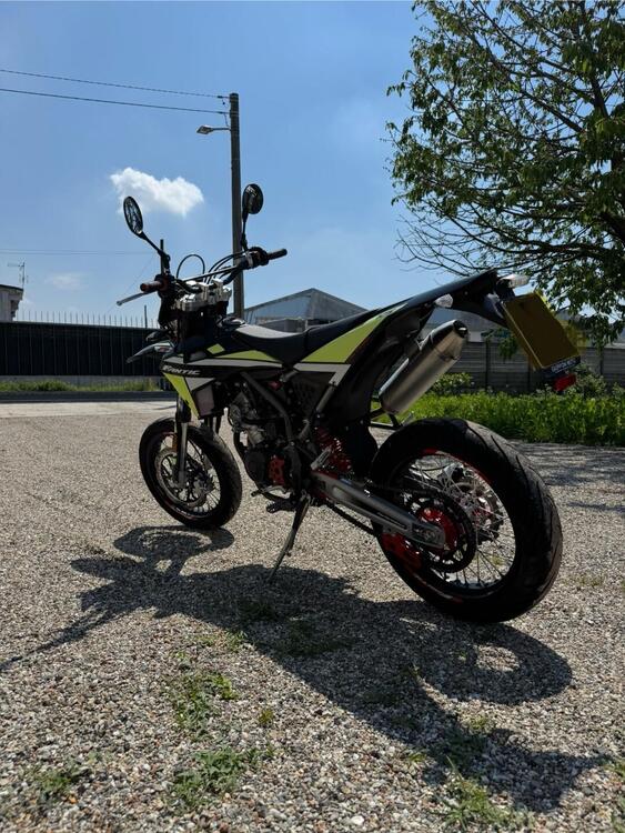 Fantic Motor Motard 125 Performance 4t (2020) (2)