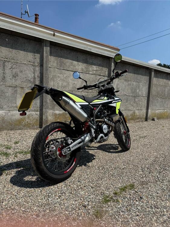 Fantic Motor Motard 125 Performance 4t (2020) (3)