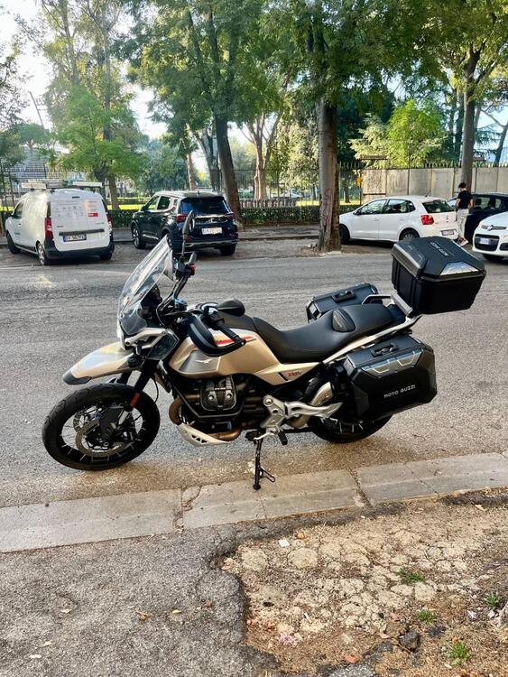 Moto Guzzi V85 TT Travel (2024 - 25) (2)