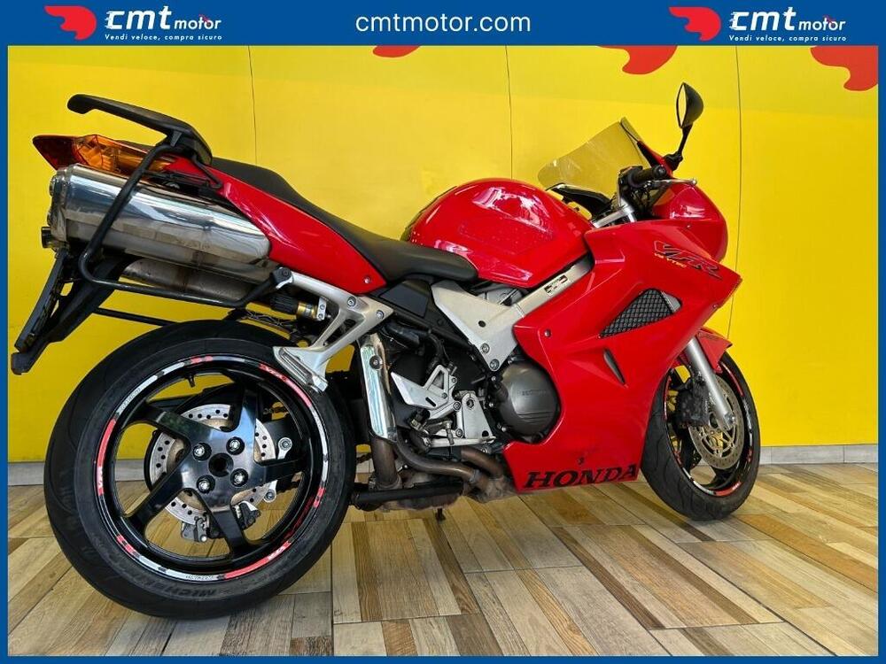 Honda VFR 800 (2002 - 05) (4)