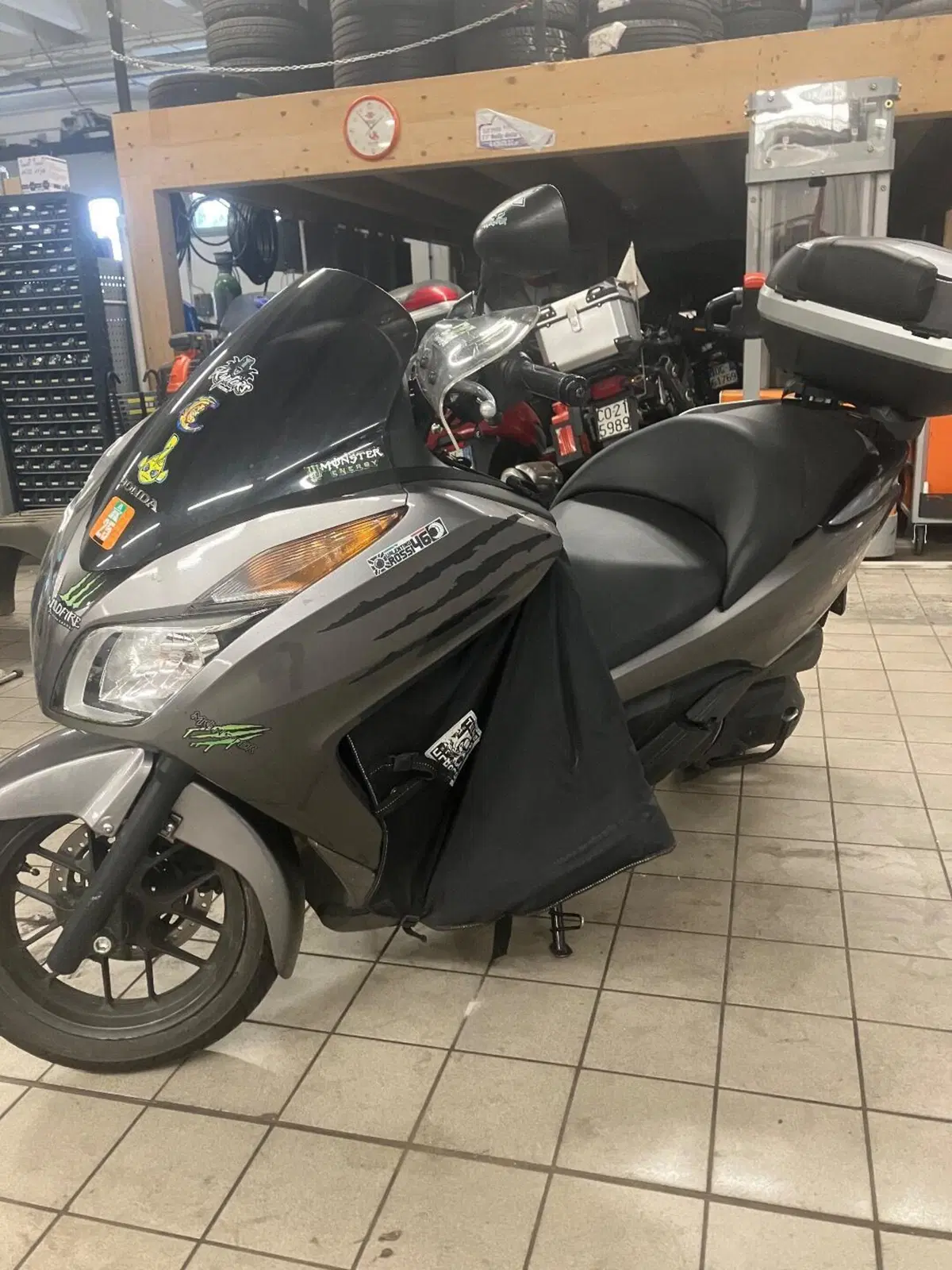 Honda Forza 300 ABS (2013 - 17) (3)