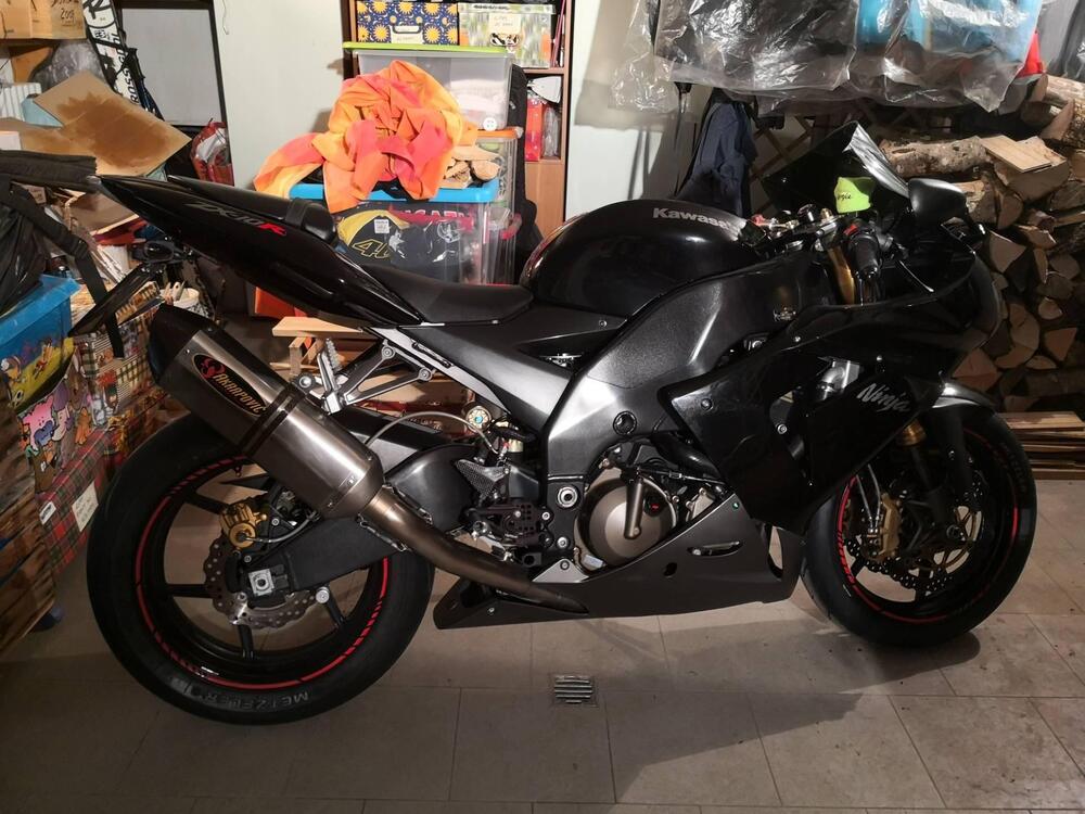 Kawasaki Ninja 1000 ZX-10R (2004 - 05) (2)