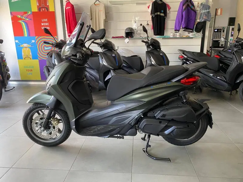 Piaggio Beverly 400 S (2025 - 26) (2)