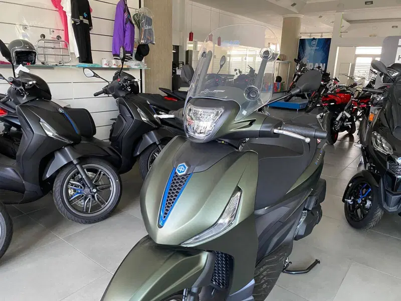Piaggio Beverly 400 S (2025 - 26) (3)