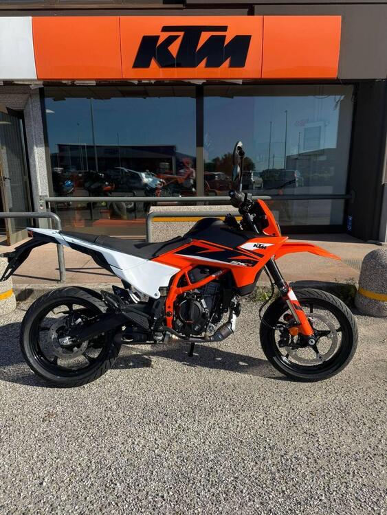 KTM 125 SMC R (2025)