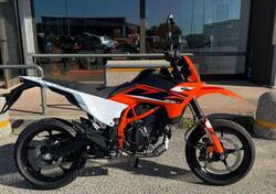 KTM 125 SMC R (2025) nuova