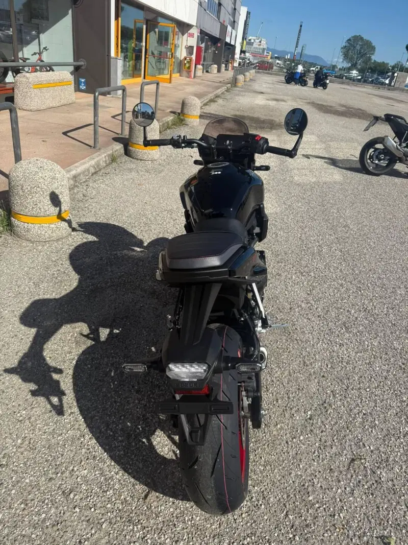 Suzuki GSX-8TT (2025 - 26) (4)