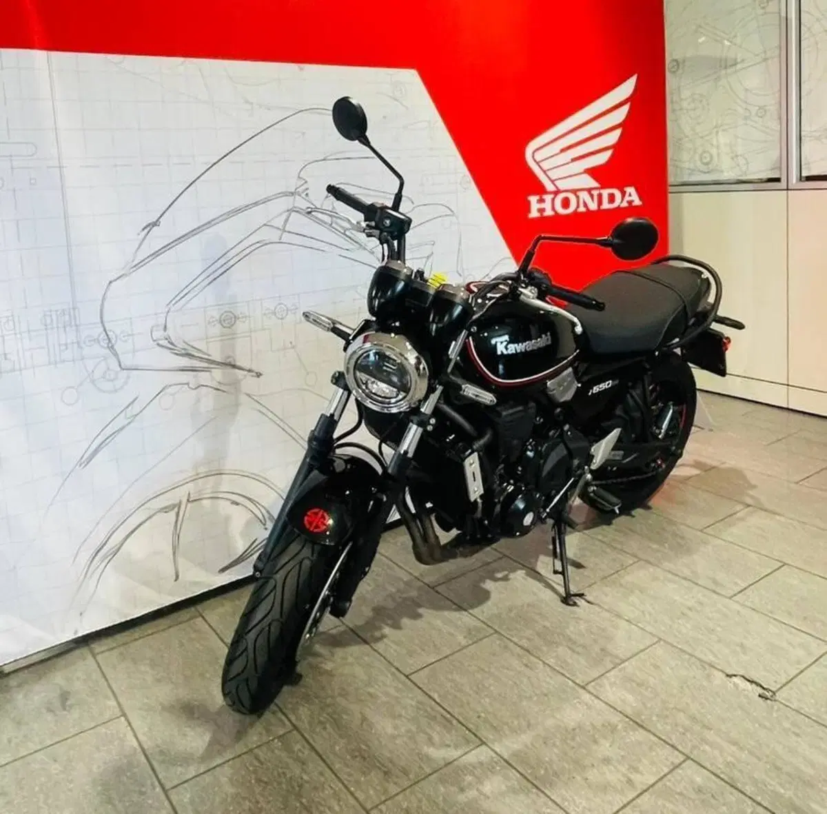 Kawasaki Z 650 RS (2022 - 24) (6)