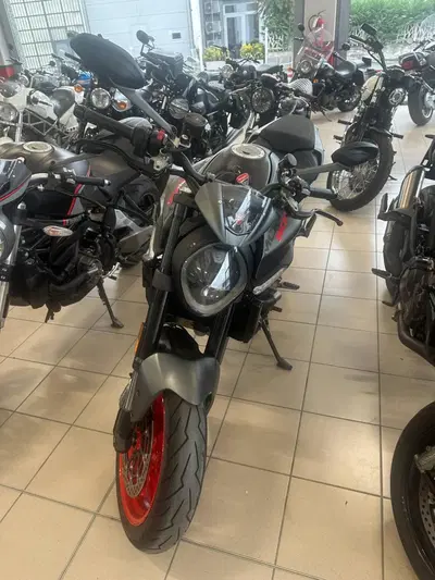 Ducati Monster 937 + (2021 - 25) usata
