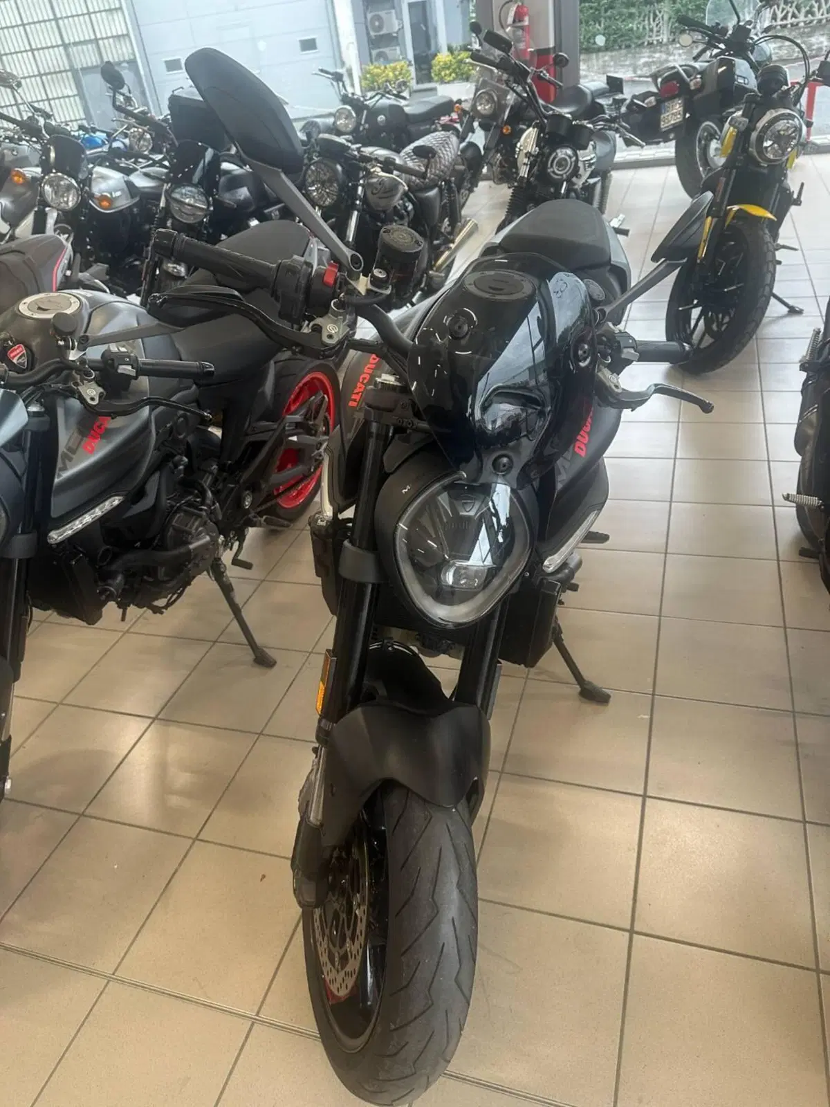 Ducati Monster 937 + (2021 - 25)