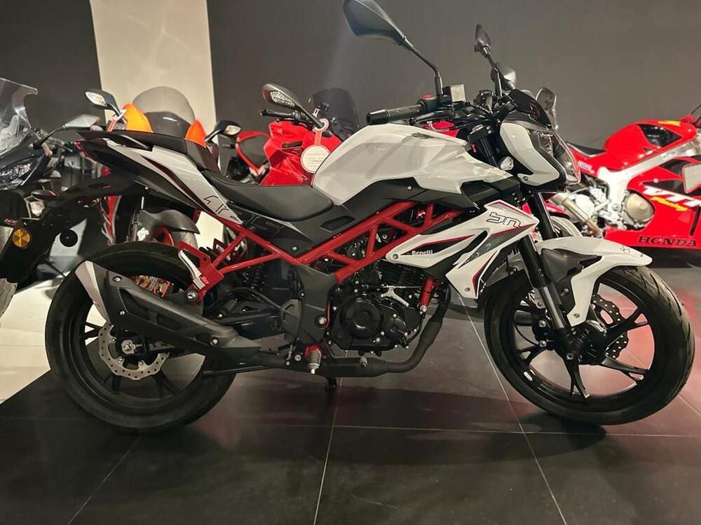 Benelli BN 125 (2021 - 25) (4)