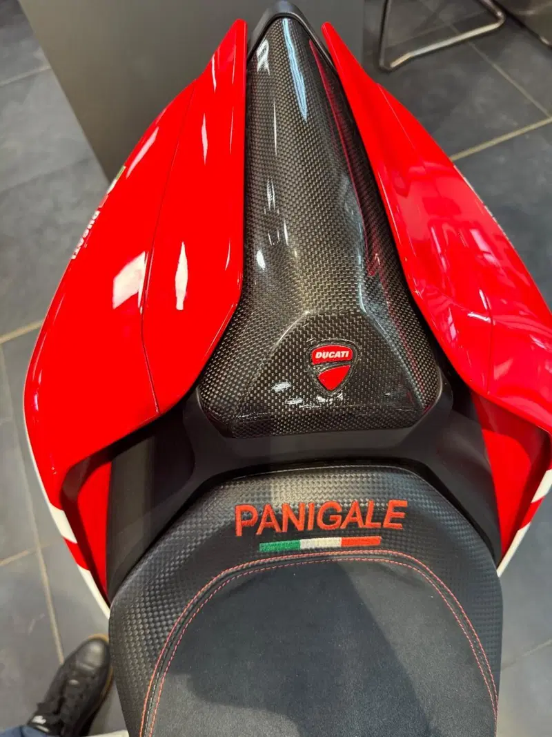 Ducati 1299 Panigale S Anniversario (2016) (14)