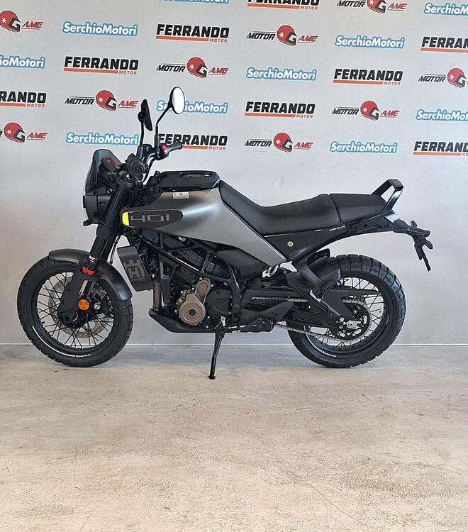 Husqvarna Svartpilen 401 (2024 - 25) (3)