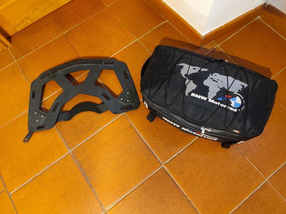 PORTAPACCHI ISOTTA IN ALLUMINIO E BORSA PER MOTO B